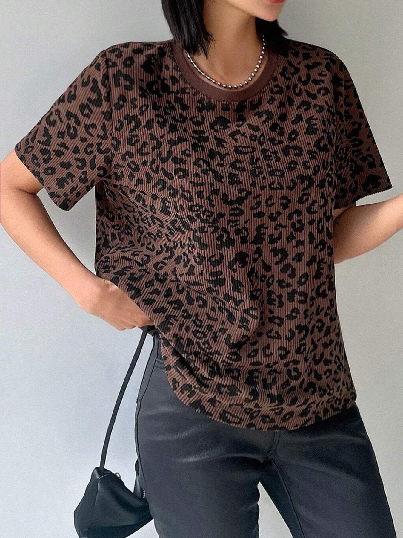 1 Piece Retro Leopard Print Ribbed Short-Sleeve Top | Euro-American Fashion Vibe | Short-Sleeve Cut + Leopard Print Element