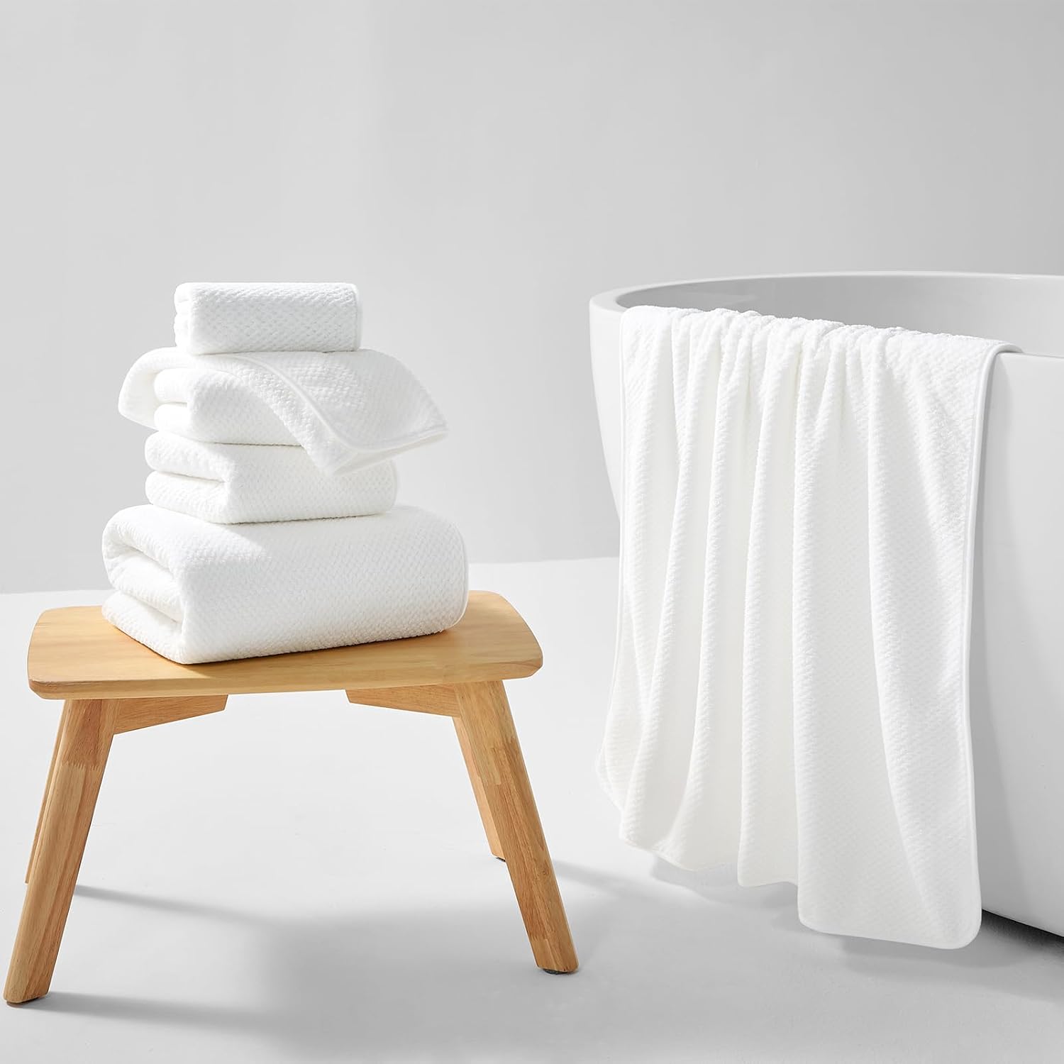 Ultra Soft 6 count Towel Set,  White Towels for Bathroom, Highly Absorbent, Quick Dry, Lightweight Bath Towels Set Collection, Includes 2 Bath Sheets, 2 Hand Towels, 2 Washcloths