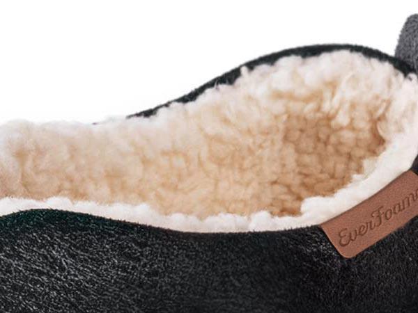 EverFoams Men's Moccasin Slippers – Classic Stylish Footwear with Soft Memory Foam, Comfortable Rubber Sole, and Cozy Fuzzy Sherpa Lining, Perfect for Winter and an Ideal Christmas Gift!