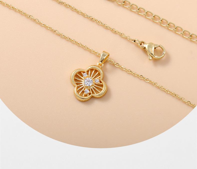 {Set} Four-leaf clover copper alloy earrings and necklace for women 2025 simple, light luxury, elegant, niche design collarbone chain