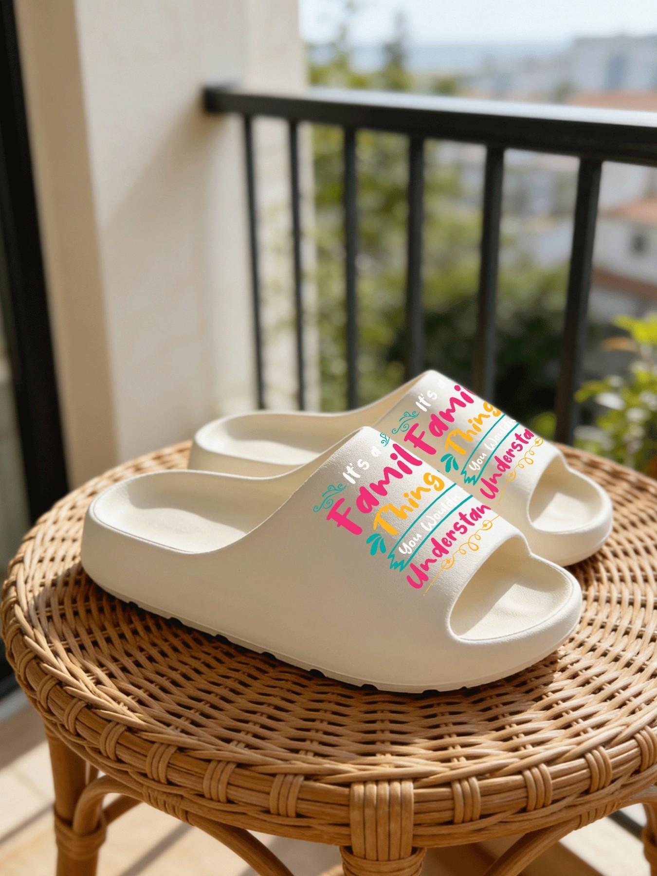 1 Pair Family Themed Colorful Printed Thick Sole Slippers, American Retro Style, Non-slip Soft Sole Open Toe Slides, Indoor & Outdoor Dual-use Bathroom Slides