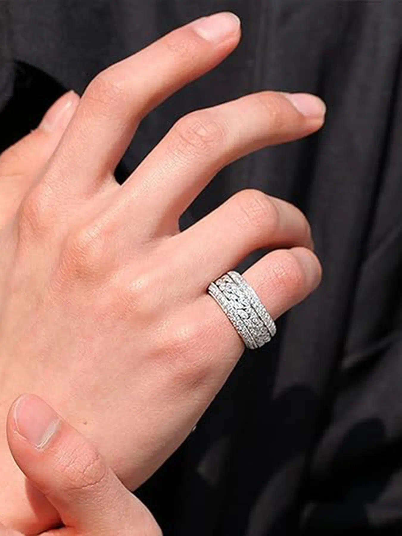 Fashion Hip-Hop Rock Ring - Diamond Rotating Stress-Relieving Cuban Ring, Pure Gold Plated Copper Material, 3A Grade Cubic Zirconia, Shiny Diamond Cuban Chain Ring, Micro Set Zirconia Ring - Gender-Neutral Punk Accessories, Gold and Silver Color