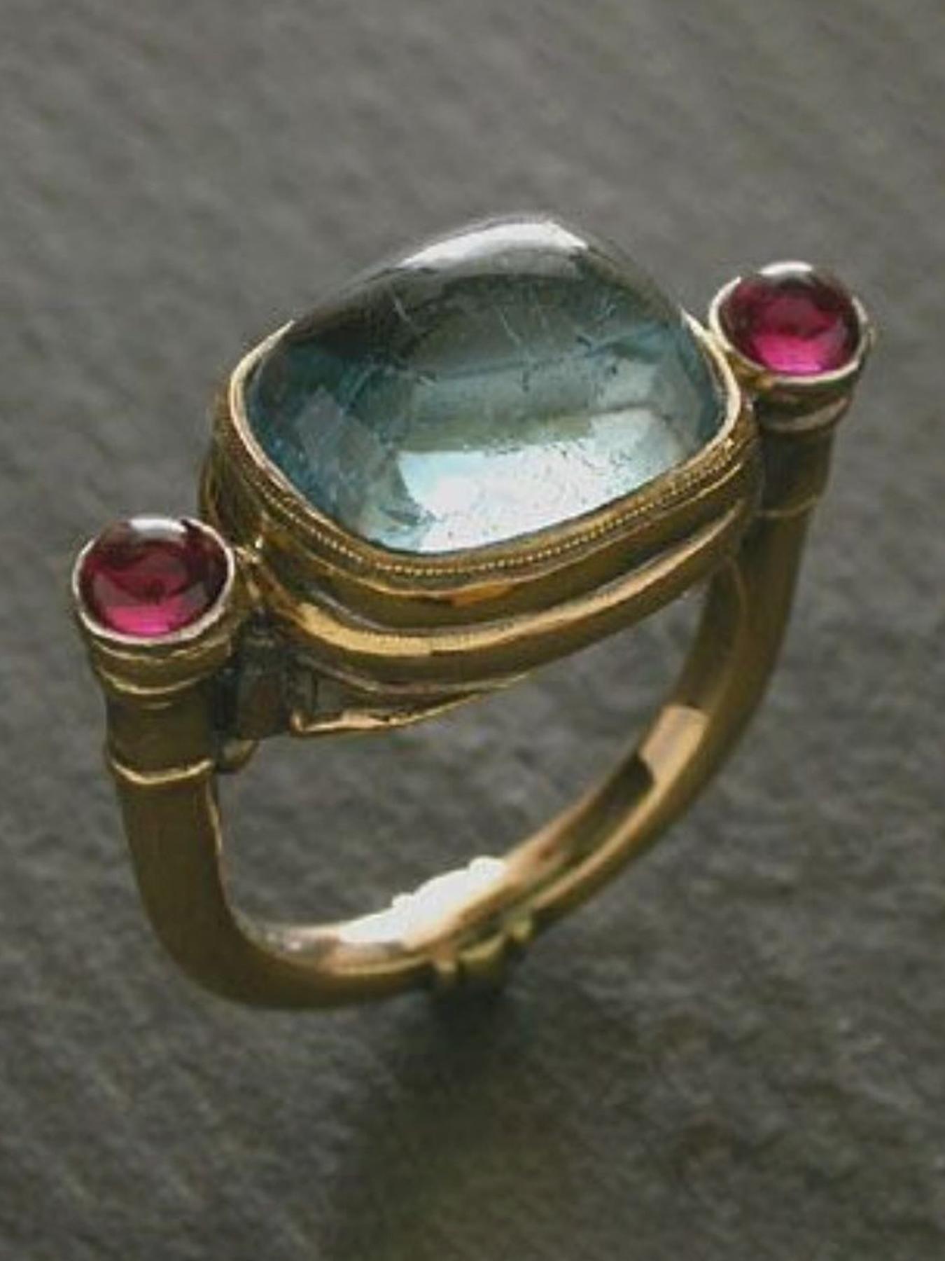 Vintage Palace Style Boho Aesthetic Geometric Zircon Ring, Retro Women's Party Design, Versatile Aged Look, Unique Fashion Accessory, Artificial Zircon Ring