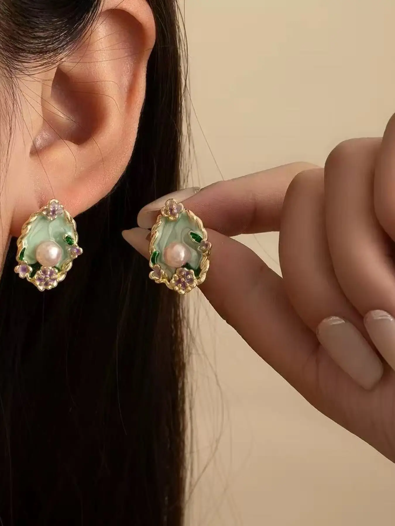 Vintage Enamel Floral Stud Earrings, Faux Pearl Flower Earrings, Crystal Accents, Elegant Jewelry for Weddings & Parties