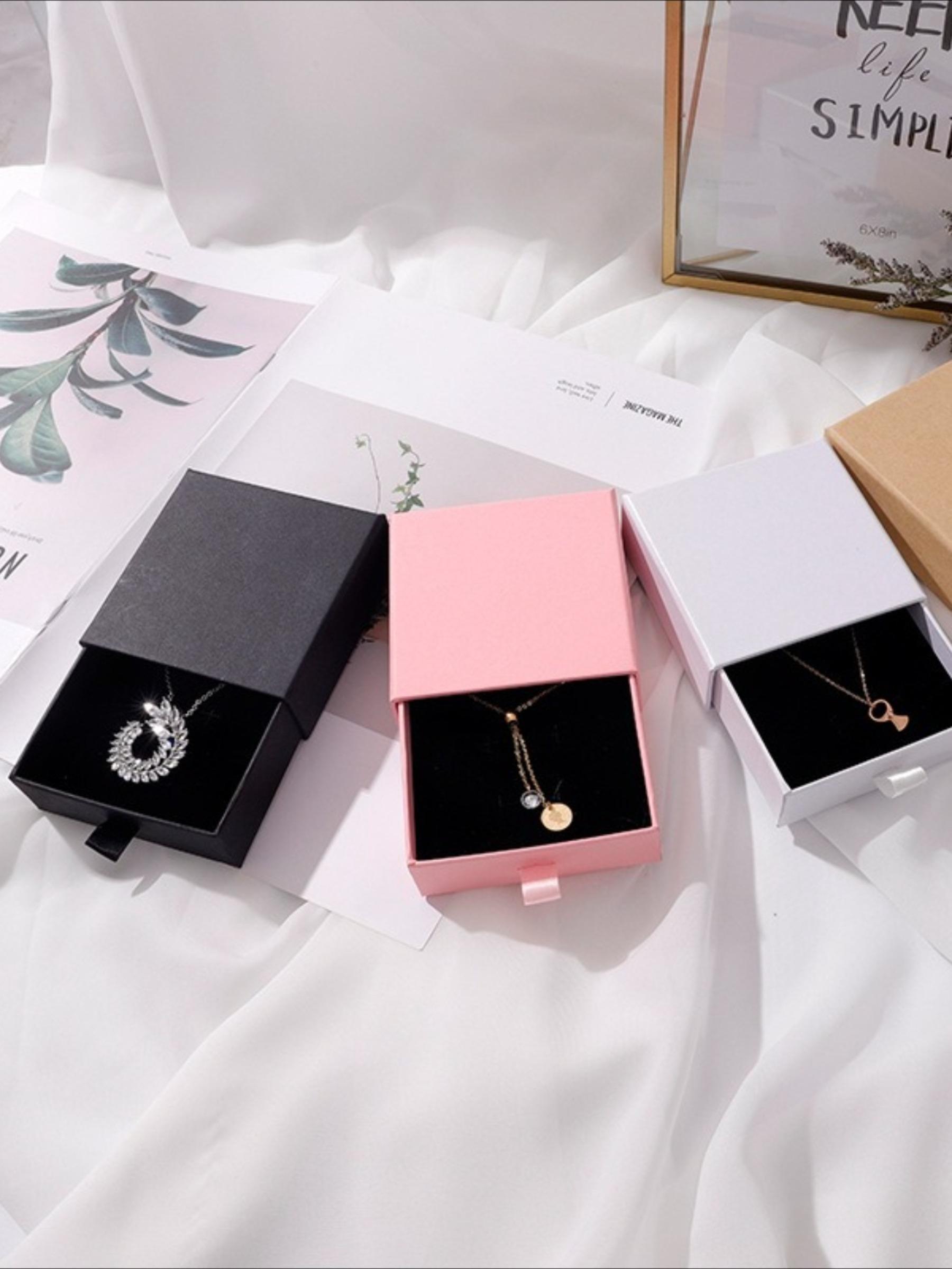 K-style Wavy Ear Line for Women, Elegant Long Earrings, New Trend 2026, Fashionable 18K Gold, Face-Slimming, Luxurious, Perfect for Dates