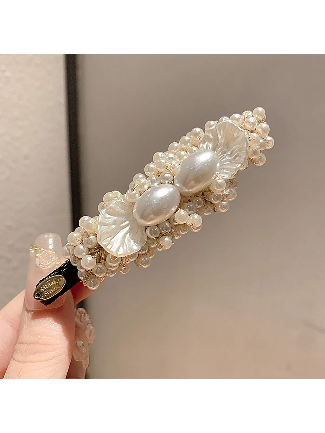 Vintage Luxury Faux Pearl Banana Hair Clip Wavy Ruffle Petal Shell Double Pearl Beaded Hair Barrette Elegant Bridal Wedding Hair Decor Wedding Hair Accessories Trendy Aesthetic Hair Gift For Women Girls