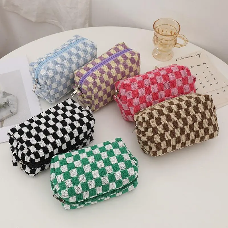 Vintage Checkerboard Knitted Makeup Bag - Wool Blend Colorblock Pouch, Back to School Large Space Organizer, Easy Open Close Smooth Zipper, Lightweight Durable, for Beauty Products Chargers, Artists Gift (Makeup Bags & Organizers, Organizes Items)