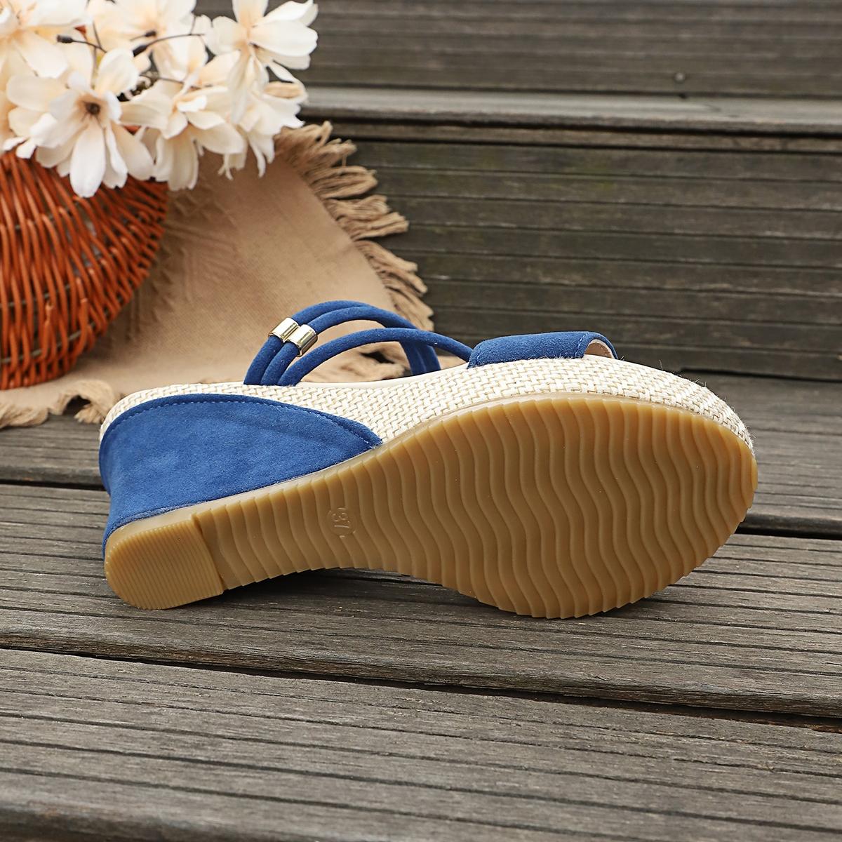 The insulated slope sandals and casual Flatform sandals feature a waterproof platform and a hemp rope-woven sole. Perfect for petite sisters!