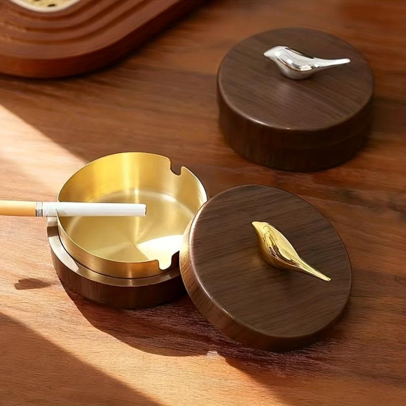 1 Light Luxury Stylish Tabletop Ashtray, Creative High-End Household Ashtray for Living Room, Personalized Car Ashtray with Lid, Retro and Exquisite, Perfect Gift for House Owners (Model: DM617)