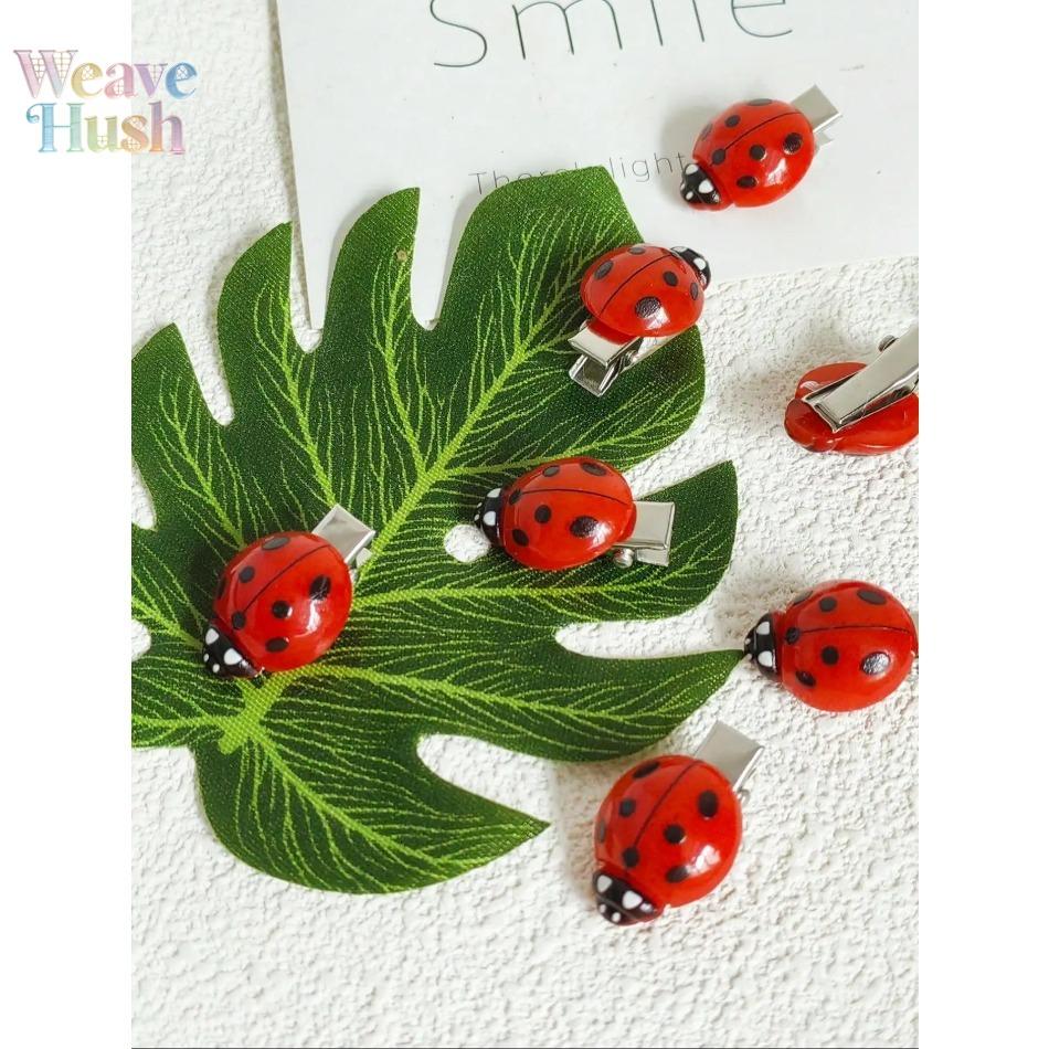 10-piece cute ladybug-shaped hair clip set, creative and fun hair clips, fashionable women's hair accessories, simple hair clip set, suitable for thick hair.