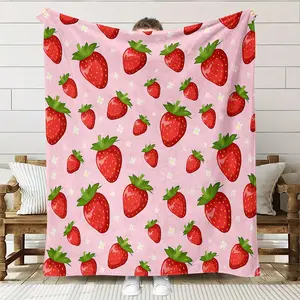 1Pc Comfortable Strawberry Pink Background Flannel Blanket, Soft High-Definition Digital Print, Cooling Blanket, Year-Round Use, Soft And Breathable 100% Polyester, Perfect Gift, All-Season Gift For Family And Friends