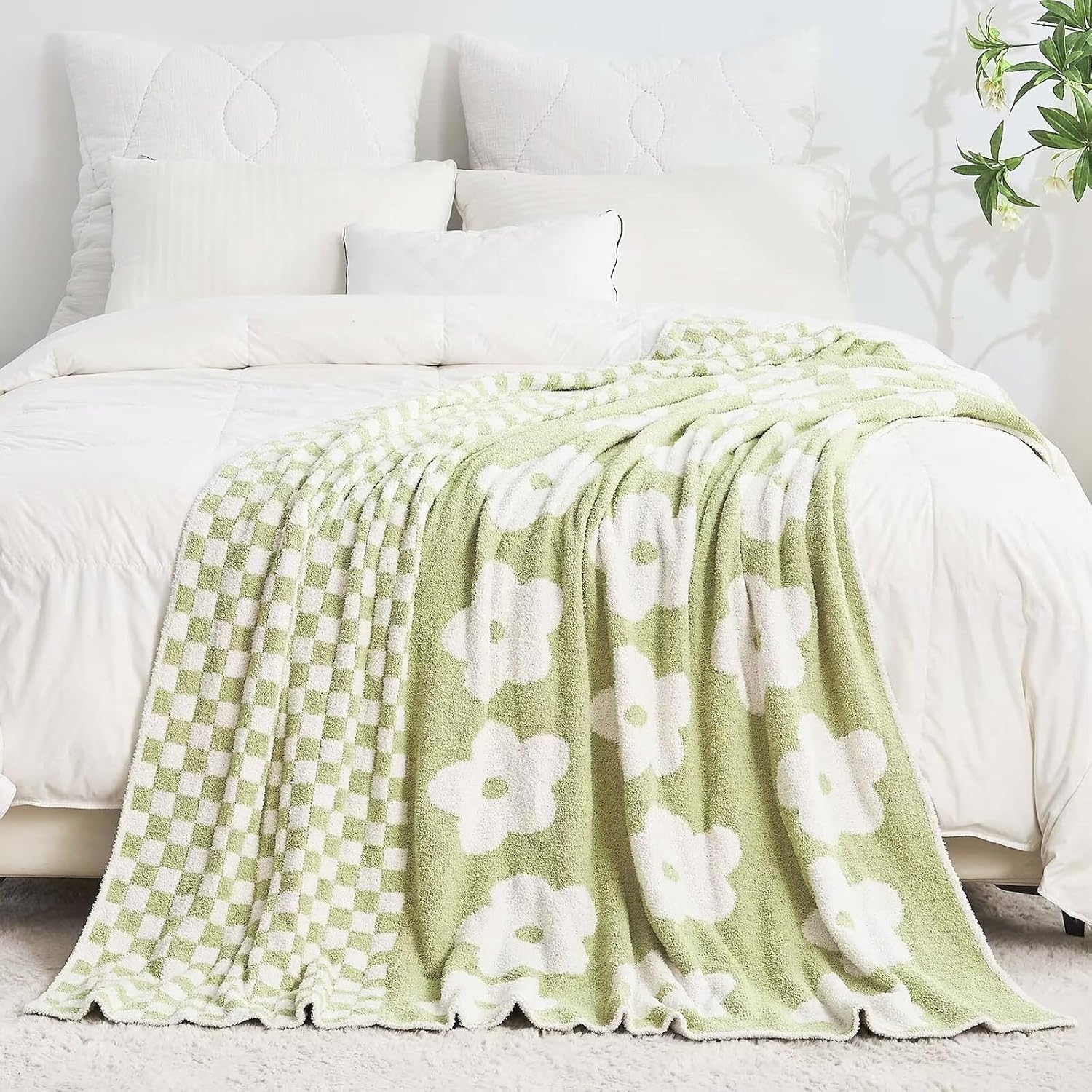 Checkered Throw Blanket, Sage Green Super Soft Knit Breathable Throw Blanket, Cozy  Reversible Checkerboard Flower Fuzzy Blanket for Couch Sofa Bed Living Room Decor 60 x 80 Inch