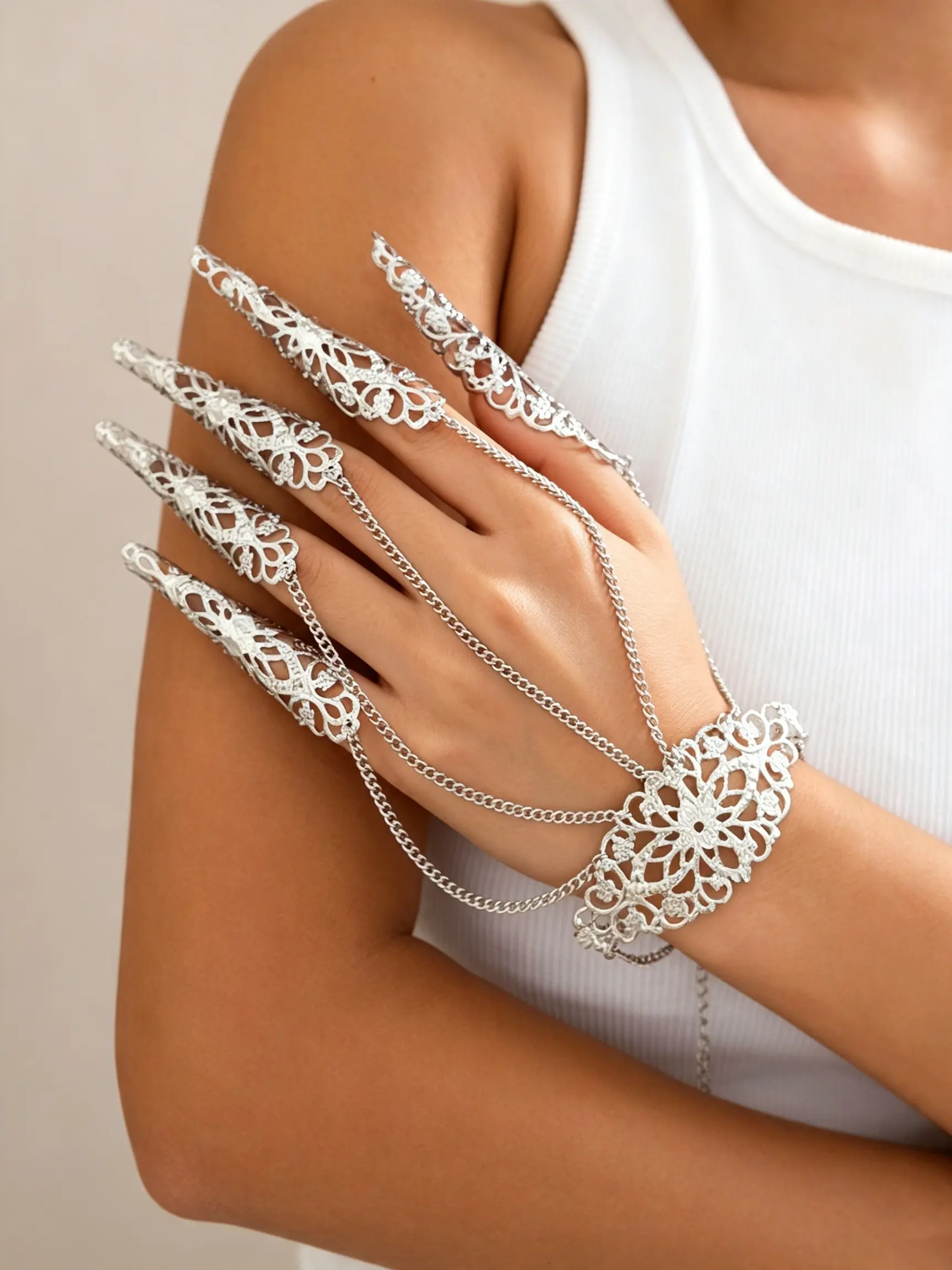 Gothic Long Claw Finger Bracelet Halloween Hollow Lace Hand Chain Punk Vampire Nail Tip Rings Slave Bracelet Cosplay Costume Jewelry