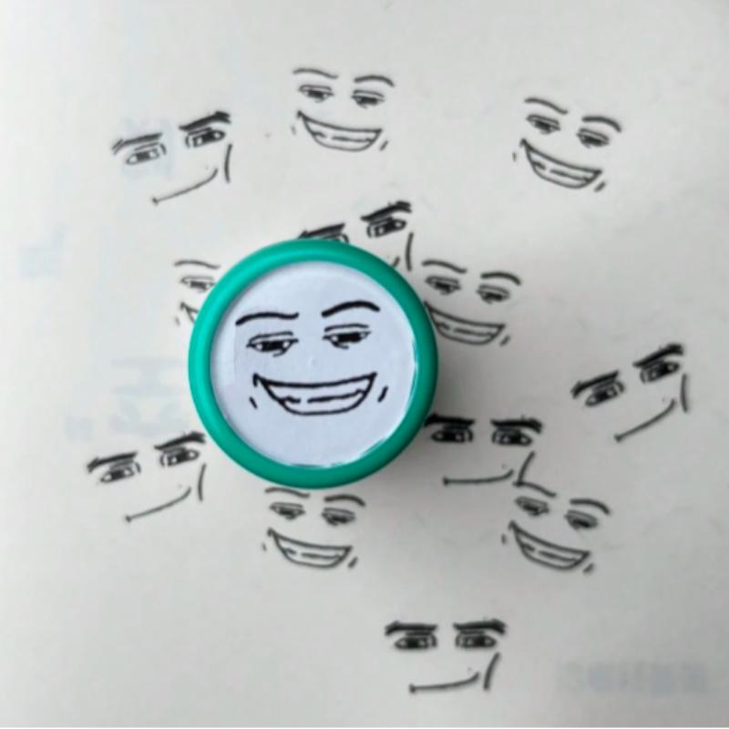 Random Color Stamp Box - Cute and Fun Black Ink Stamps - Fun Stamps - Suitable for daily office use, can be used as labels and indicator stamps, niche, fun, funny, and press type hand account stamps