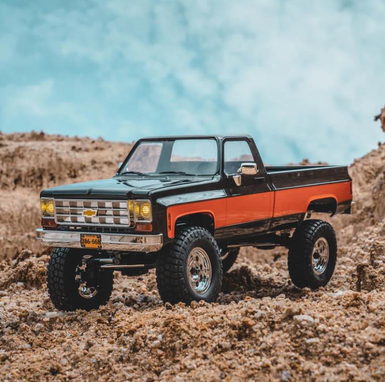 FMS 1/18 RC Crawler FCX18 Chevy K10 RC Truck RTR RC Car Model Car 8km/h 4WD 900mAh Hobby RC Cars Remote Control Car with LED Lights Vehicle 4-Ch 2.4GHz Transmitter