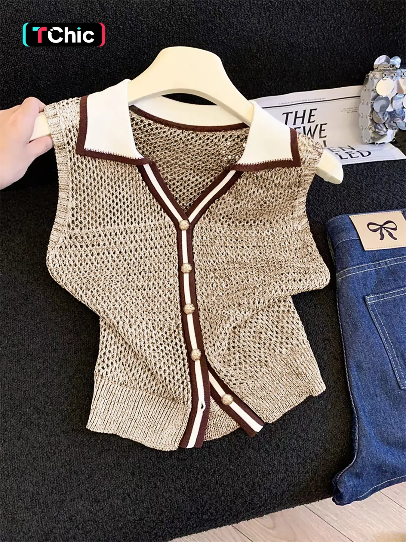 Women's Colorblock Polo Neck Cut Out Fitted Vest Cardigan, Casual Fashion Sleeveless Fitted Design Summer Top, Button Front Knitwear Outerwear, Colorblock Sweater Vest, Casual Comfy Vest