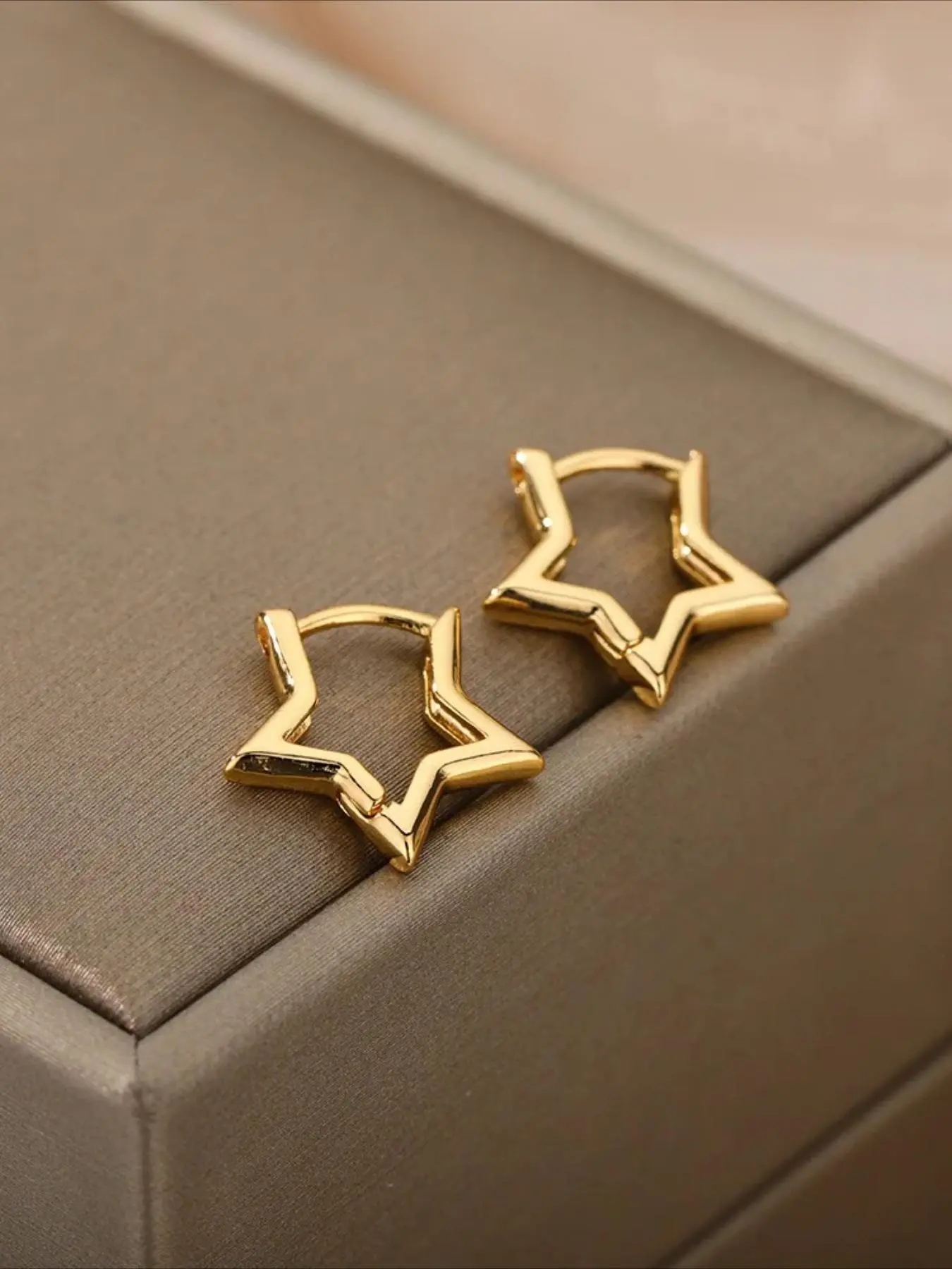 Fashion Simple Star Ear Cuffs, Fashionable Hoop Shape Earrings, Unique Design Women's Daily Commute Elegant Earrings, Versatile Jewelry for Everyday Wear, Hoops Shape Earrings