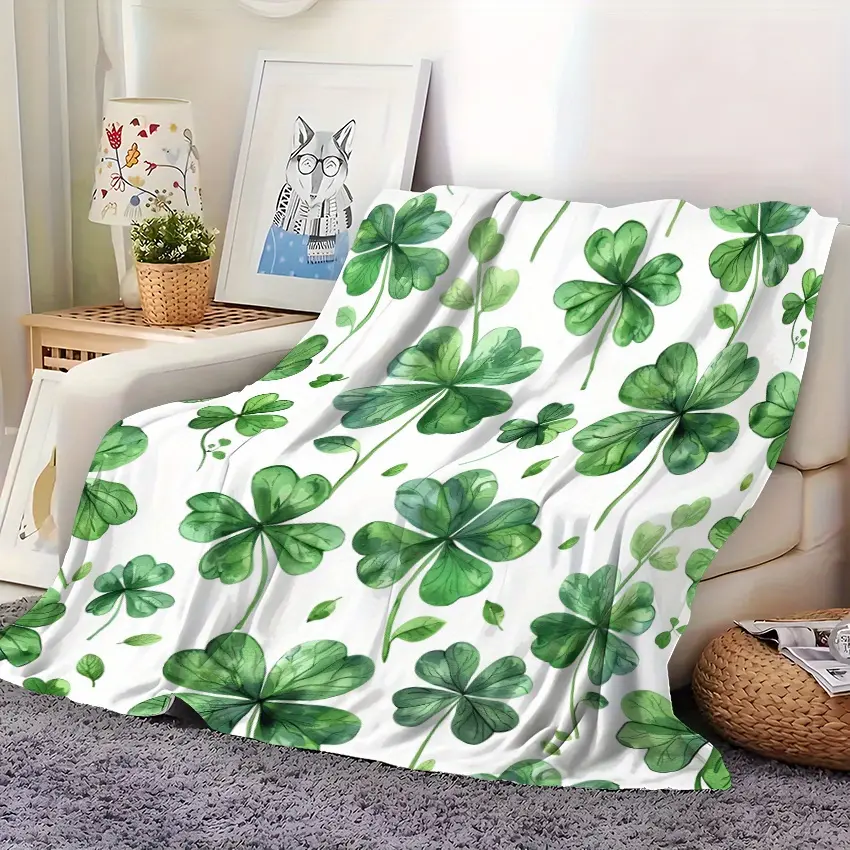 Green Clover Flannel Throw Blanket, Shamrock Leaf Printed Cozy Blanket, Soft Single-Sided Fleece Blanket for Bed Sofa Couch, Nature Inspired Home Decor, Lucky Gift for Women Men
