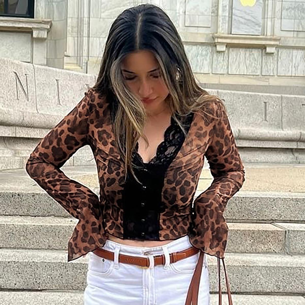 Women's Floral Pattern Sheer Mesh Crop Top, Casual Scallop Trim Flounce Sleeve V Neck Top, Ladies Clothes for Party Club, Womenswear