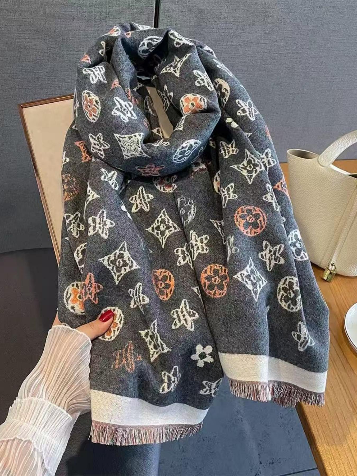 Autumn Winter Unisex Clover Thick Warm Scarf, Fluffy Soft Scarf, Fashionable Faux Wool, High-End Anti-Cold Neckwear, Suitable for Various Occasions