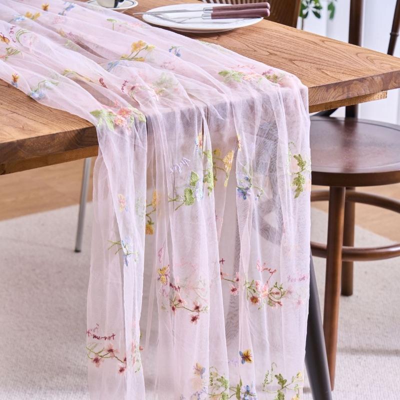 Green Lace Table Runner with Butterfly Floral Embroidery French Retro Ruffled Sheer Fabric Table Flag for Wedding Party, Garden Tea Party, Home Decor, Event Versatility, Multi-use for Table, Chair, Arch, Window