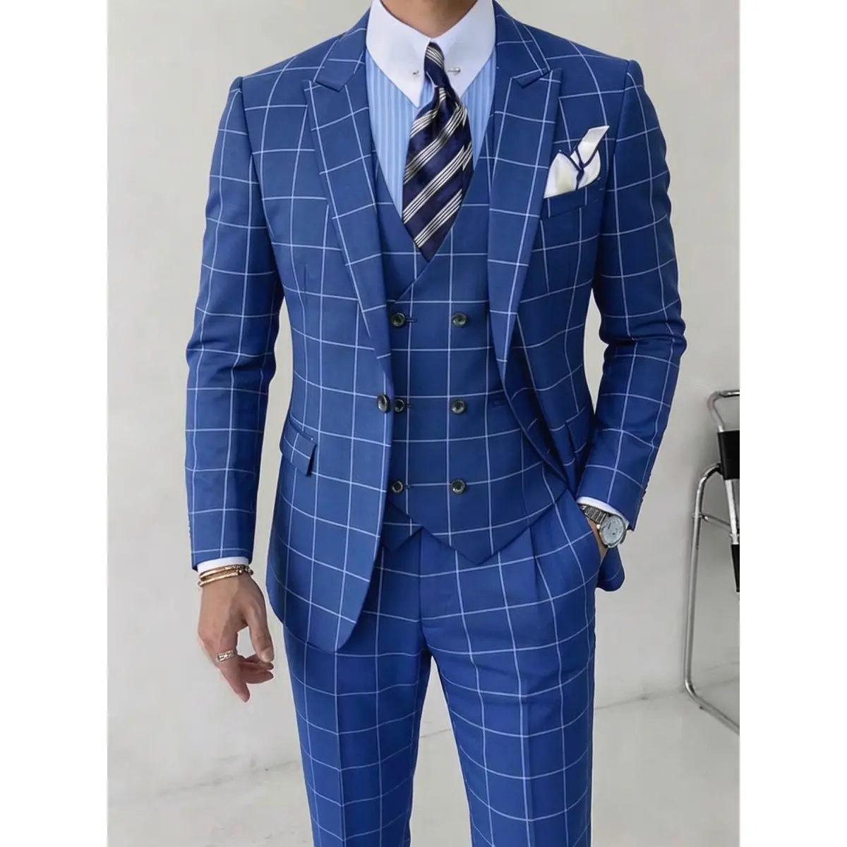 Men's Plaid Tuxedo Long Sleeve Suit - Double Breasted Three-Piece Set with Vest for Business, Casual, and Formal Events | Groom & Party Attire Elegant Menswear Classic