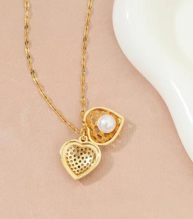 Titanium Steel Heart Pearl Necklace, Full Diamond Micro-Encrusted Design, Trendy Sparkling Pendant for Women, Simple Style