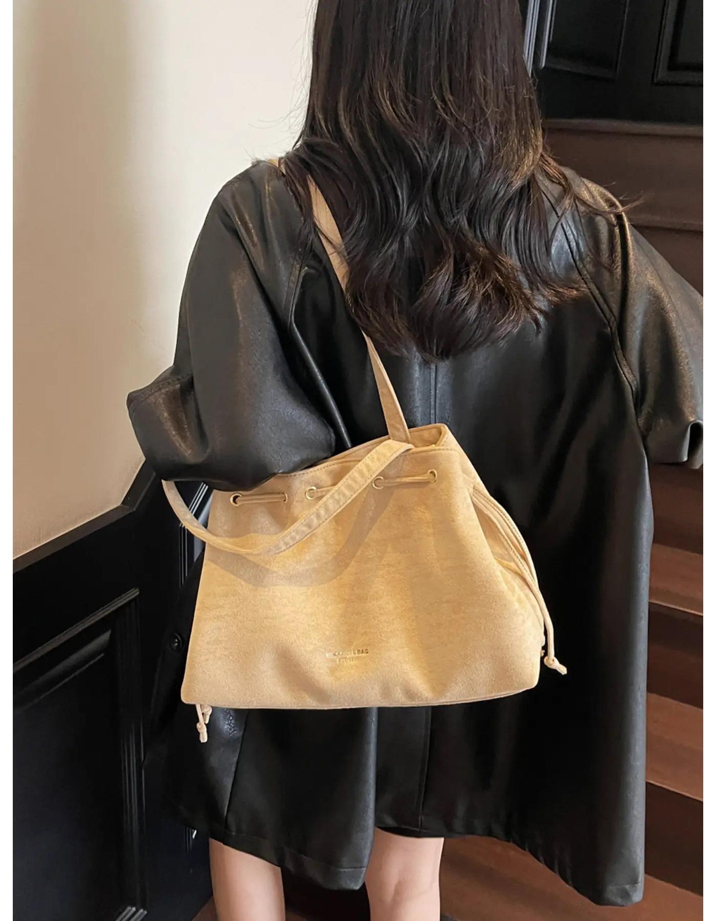 Retro Exquisite Relaxing Drawstring-Closure Tote Bag for Women, Chic Adjustable Large-Capacity Everyday Purse, Gym & Commuter Bag for Files, Tablets, Dates
