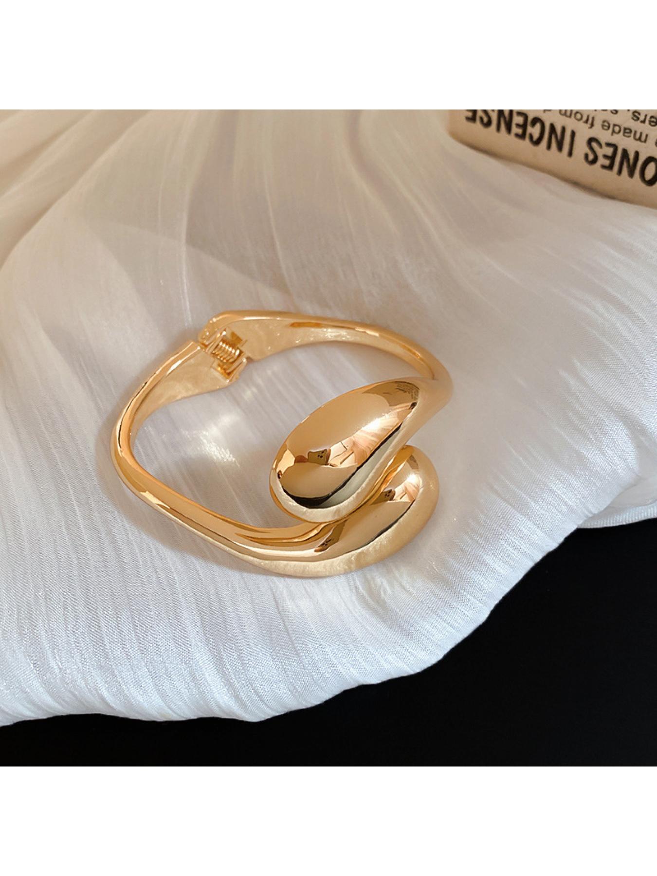 Openable electroplated metal bracelet, jewelry style, light luxury, high-end feel, personalized bracelet, randomly shipped, optional 3 pieces, 6 pieces