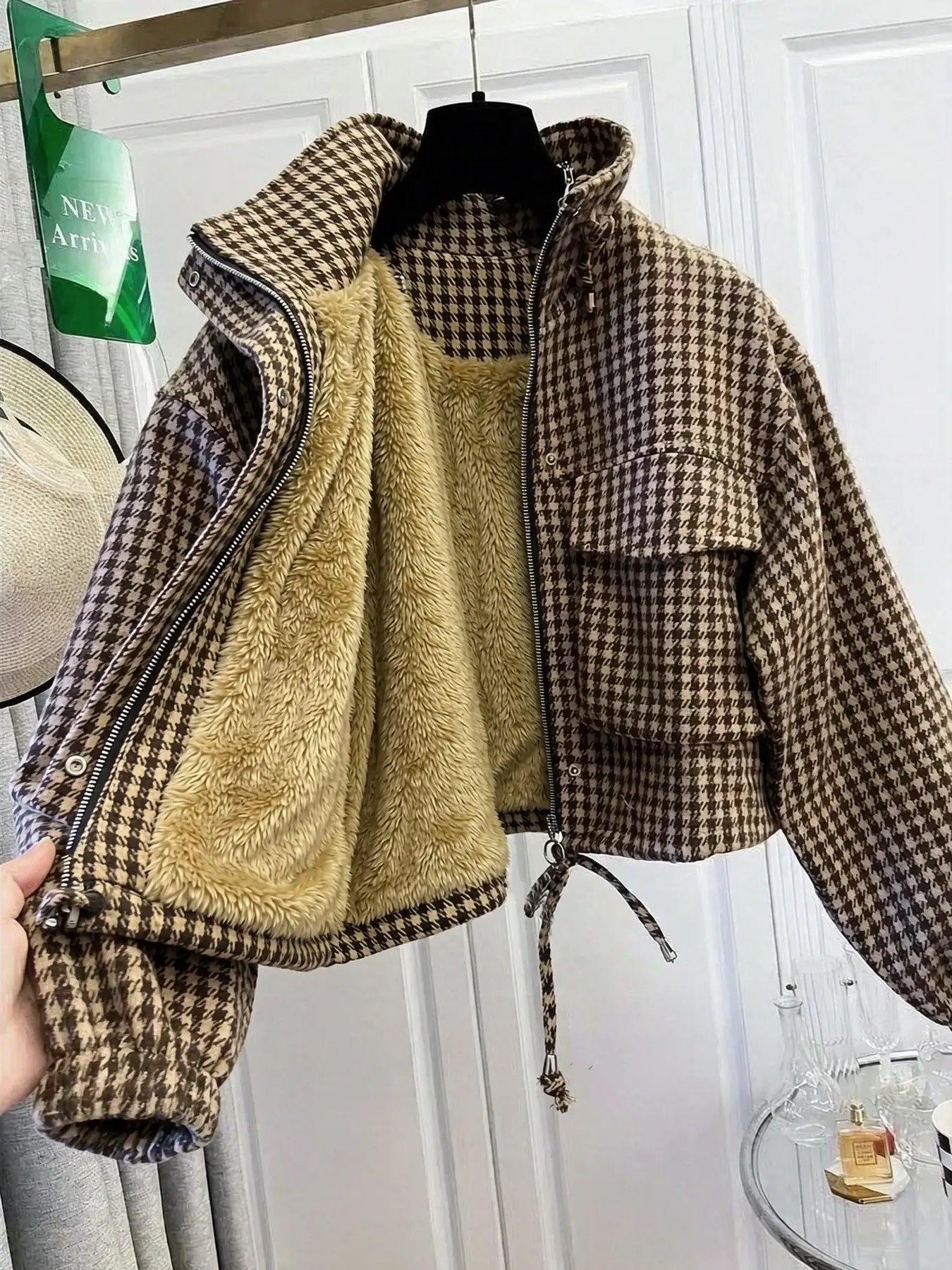 Women's Fashion Retro Plaid Stand Collar Short Jacket, Drawstring Design, Zipper Front, Warm Winter Coat for Cold Weather