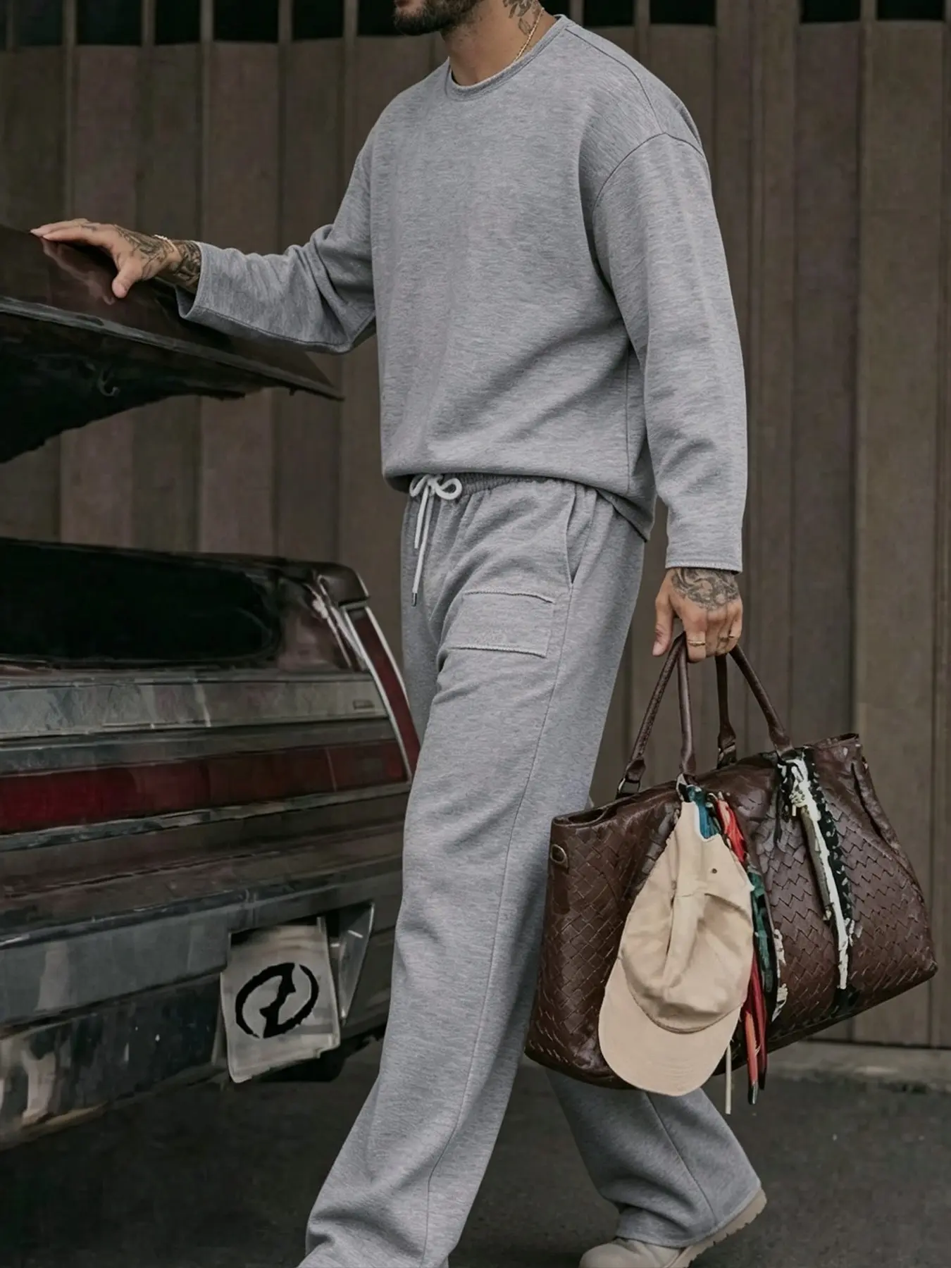 Men's Light Heather Grey Oversized Crew Neck Sweatshirt 2 Piece Casual Tracksuit, Soft Plain Long Sleeve Pullover, Elastic White Drawstring Wide Leg Sweatpants With Side Patch Pocket, Comfort Breathable Co-ord Set For Street Daily Travel & Home Loungewear