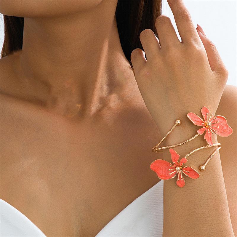 Elegant Floral Open Cuff Armlet, Iron Material, Perfect for Parties, Weddings, Summer Events, Ideal Gift for Friends & Family, Aesthetic Jewelry