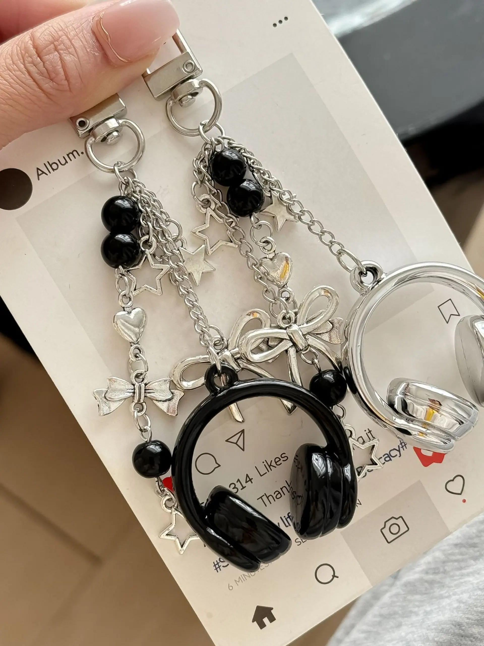Cute Creative 3D Earphone Bead Keychain, Phone Chain Pendant, Backpack Hanging Decor, Ideal Gift for Friends and Family