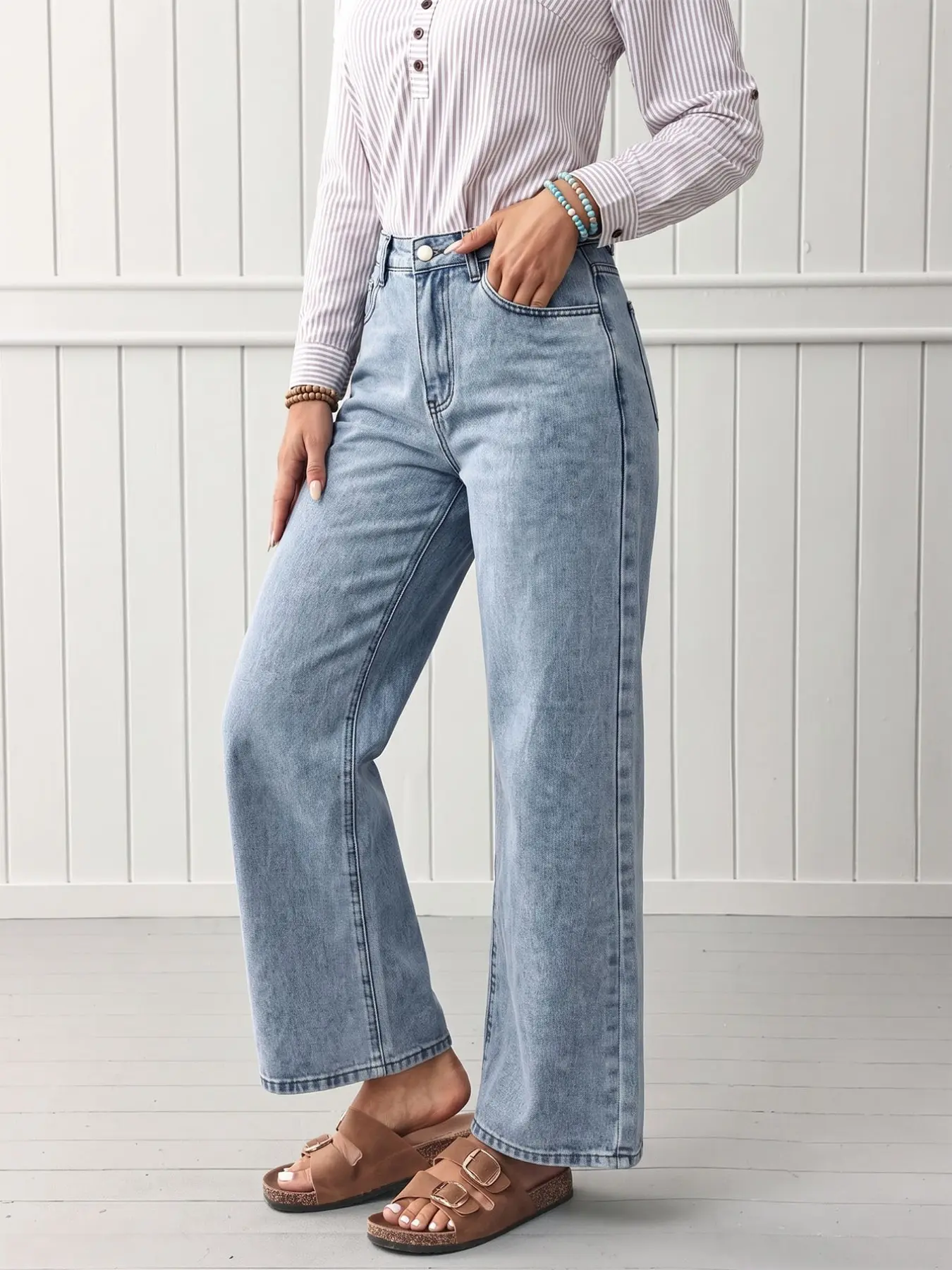 Women's Wide Leg Jeans Blue Distressed Slant Pockets Hem Fashion Comfort Daily Wear, Stylish Denim Jeans for Everyday Use