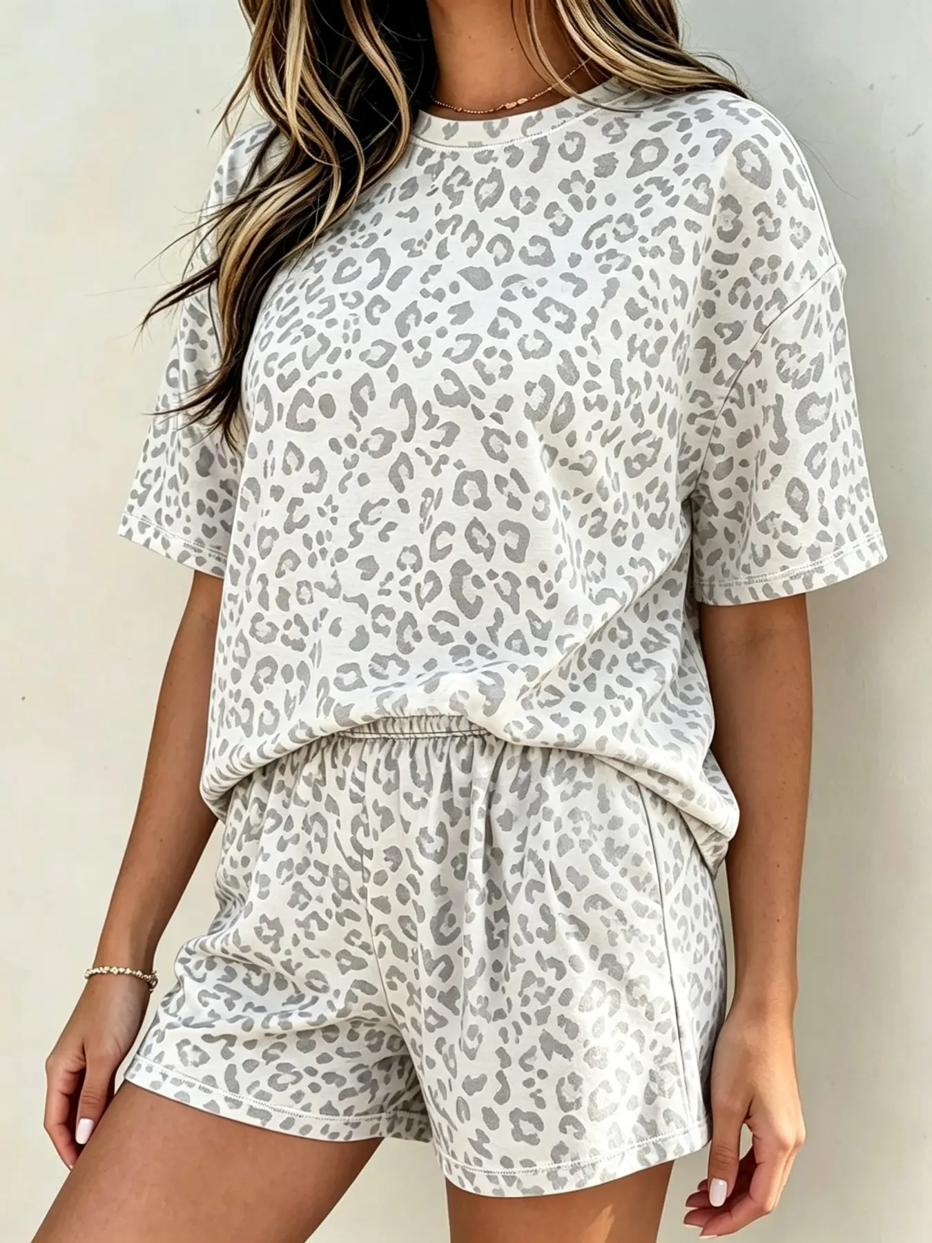 Women's Pink Leopard Print Oversized Long Sleeve Tee & Elastic Waist Shorts 2 Piece Set | Y2K Soft Casual Loungewear, Comfy Sleepwear Home Outfit for Fall Winter