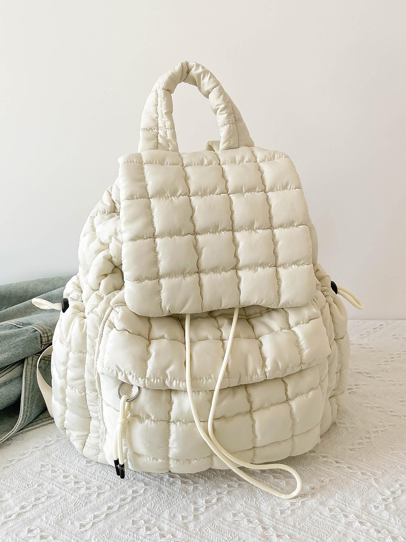 Fashionable and versatile simple diamond-patterned down jacket backpack, chain element personality creative shape backpack, niche and versatile multi-color optional, suitable for daily commuting, short-distance travel, etc.