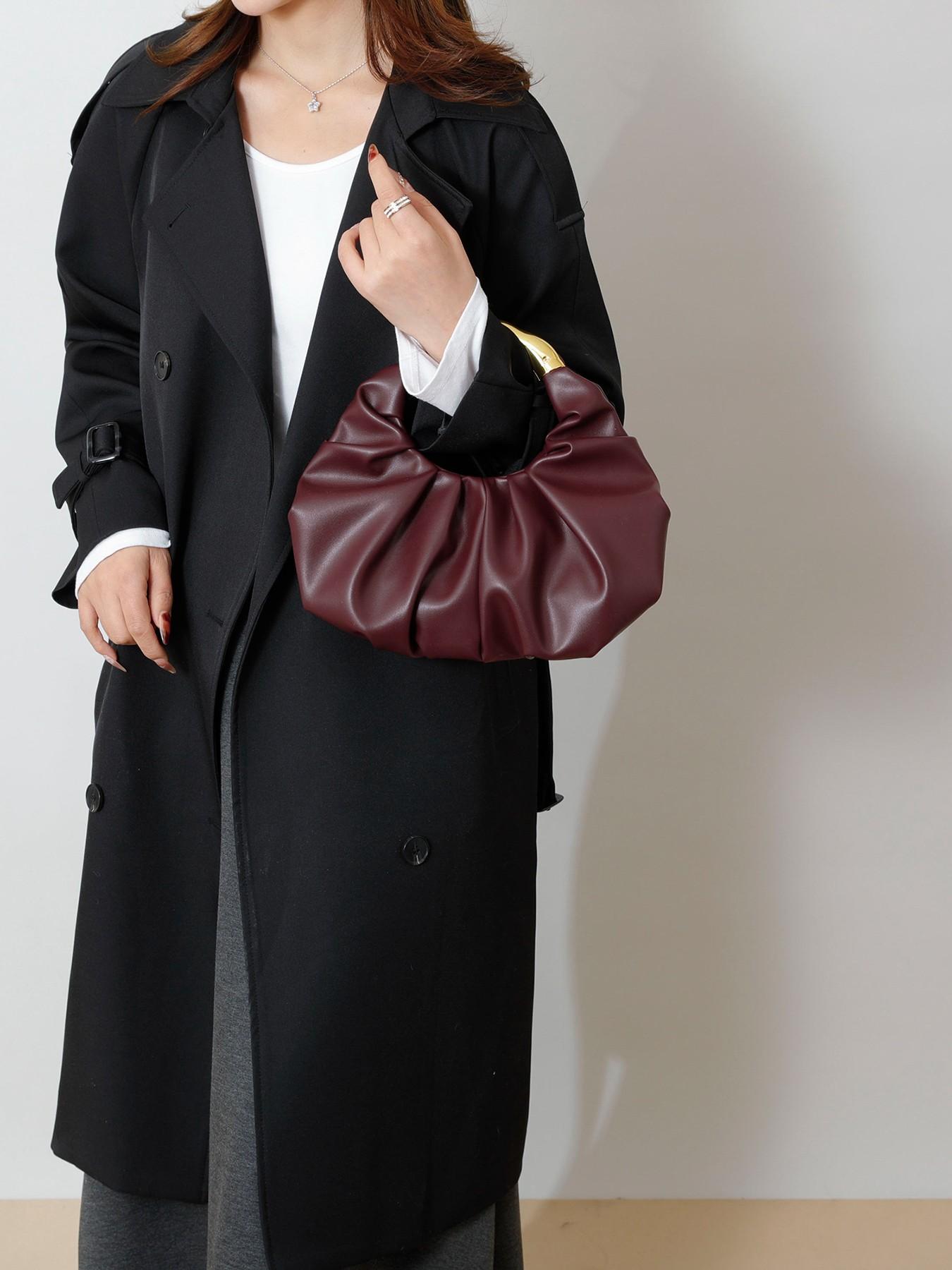 High end light luxury pleated cloud handbag, bamboo ring handle, practical texture, fashionable and versatile handbag, solid color and high quality, versatile item for dating, dinner, commuting and other occasions