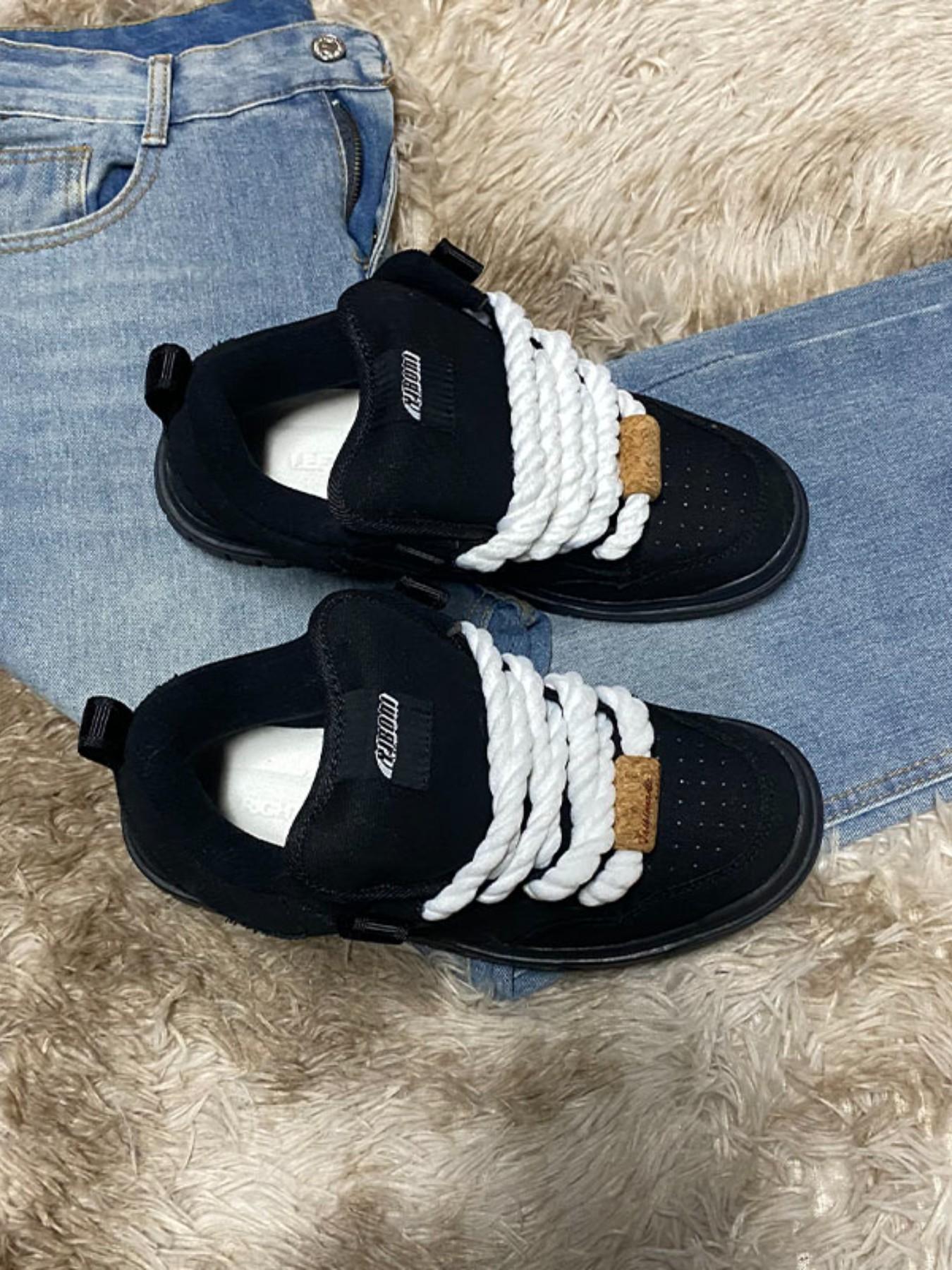 Low Top Versatile Large Size Floor Board Shoes, Fashion Wear-Resistant Thick Sole Athletic Sneakers for Men and Women, Casual All Season Shoes