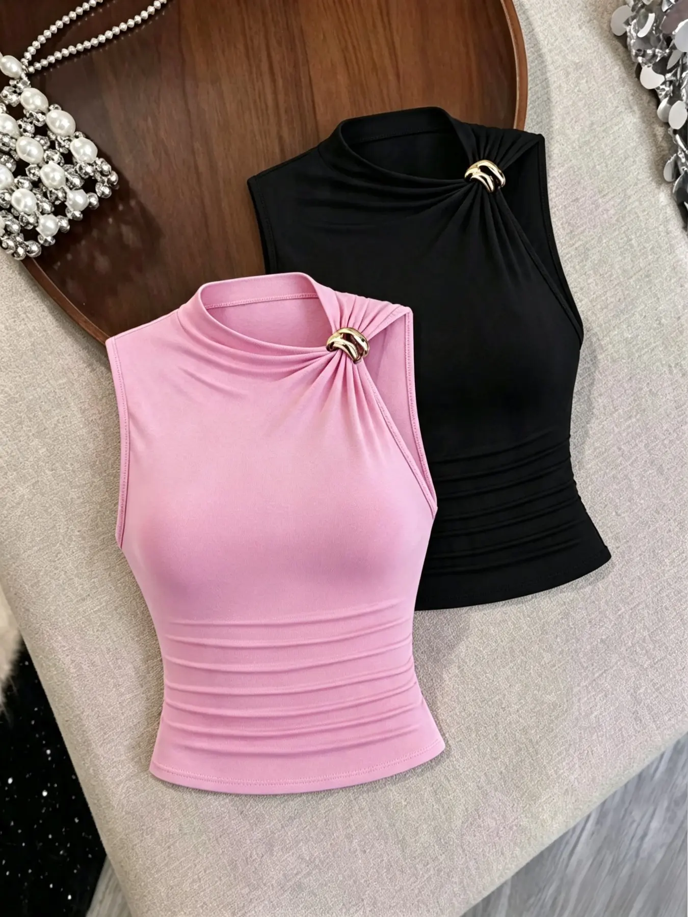 Elegant Women's Basic Casual Everyday Sleeveless Vest Top Set, Womenswear, High-Quality Metal Buckle Design, Metallic Style, Slimming Waistline, Versatile Plain Color, Perfect Fit, Matching, Bodycon Camisole, Camisole Tank Tops