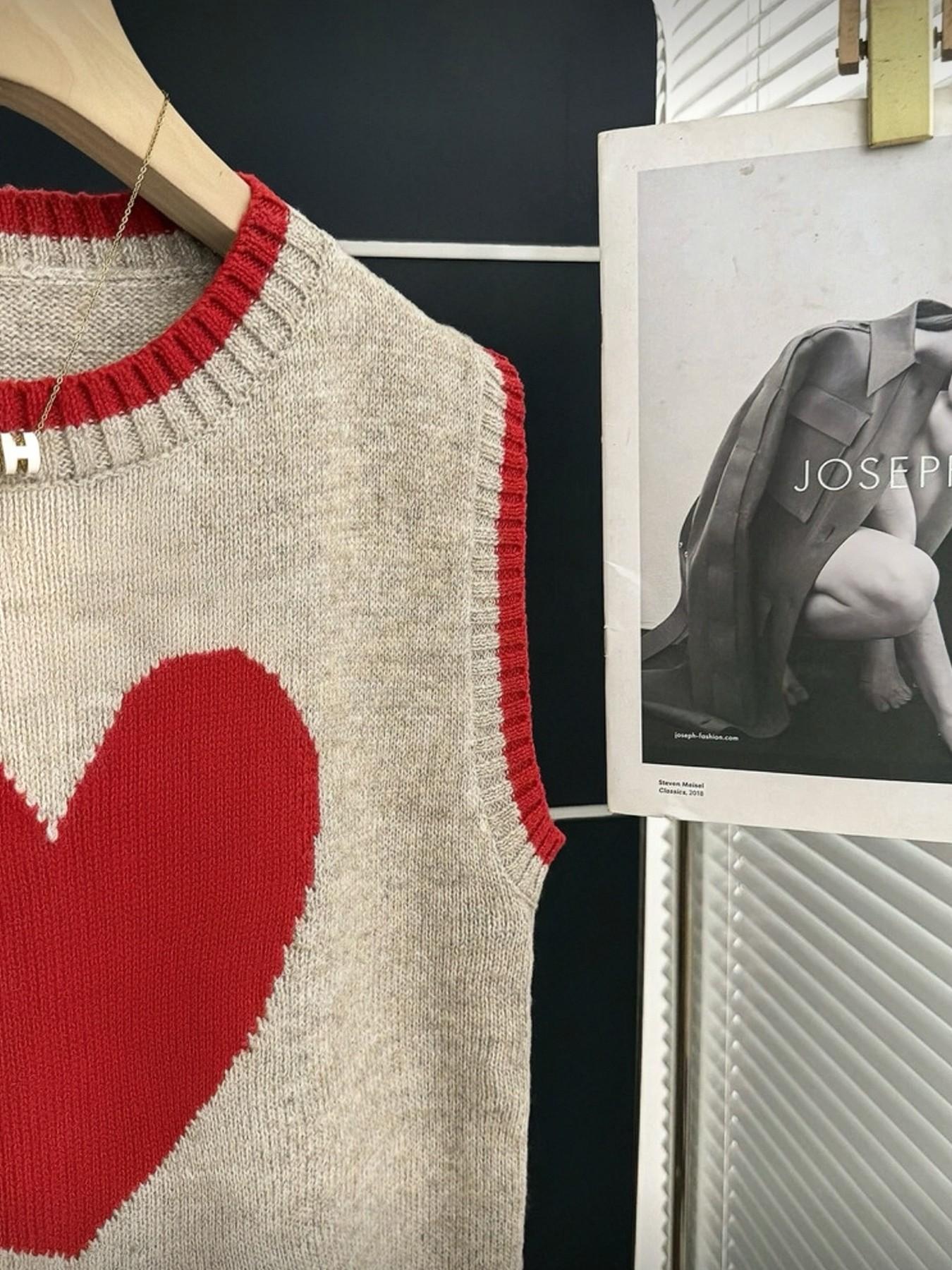 Spring & Fall Colorblock Heart Casual Versatile Vest Pullover, Simple Fashion Leisure Fit, Valentine's Day Sweater Vest