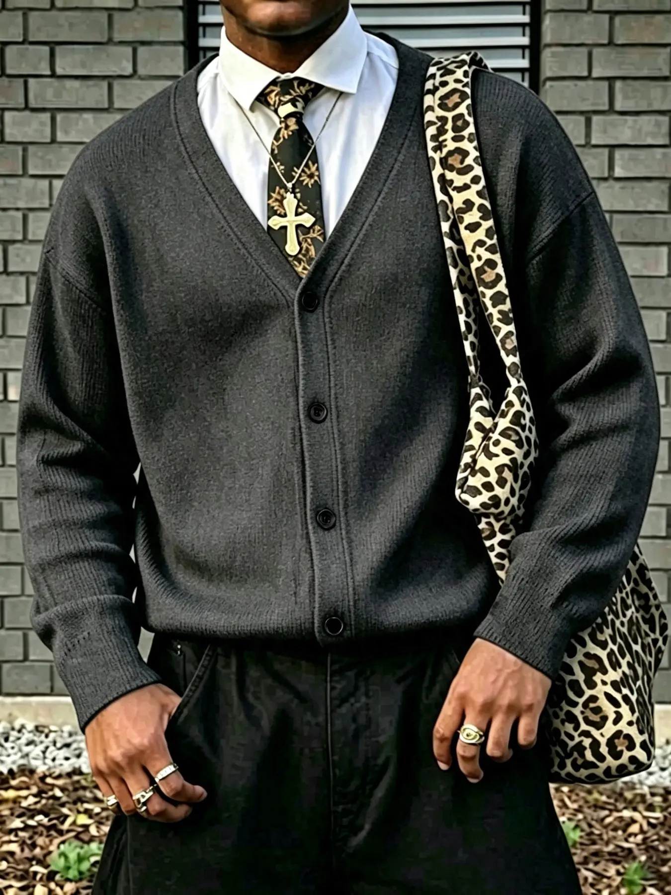 Men's Stylish Classic V-Neck Knit Cardigan, Casual and Loose Long-Sleeved Button-Down Solid Black Sweater Jacket, Suitable for Everyday Business and Street Wear.