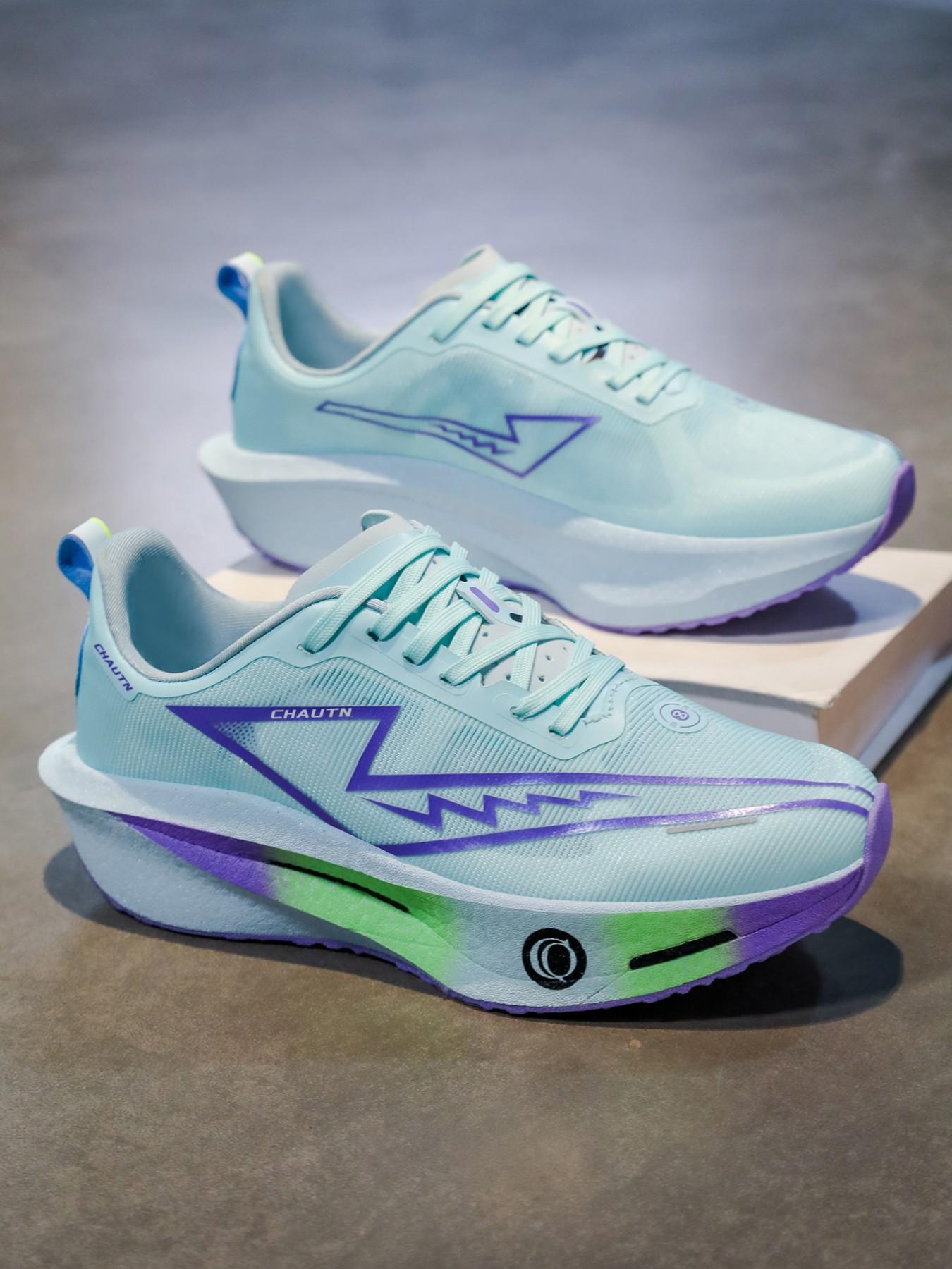 High Elastic Carbon Board Running Shoes, Ultra-Light Breathable Flyknit Sports Shoes, Soft Shock Absorption Marathon Running Shoes, Couples' Edition