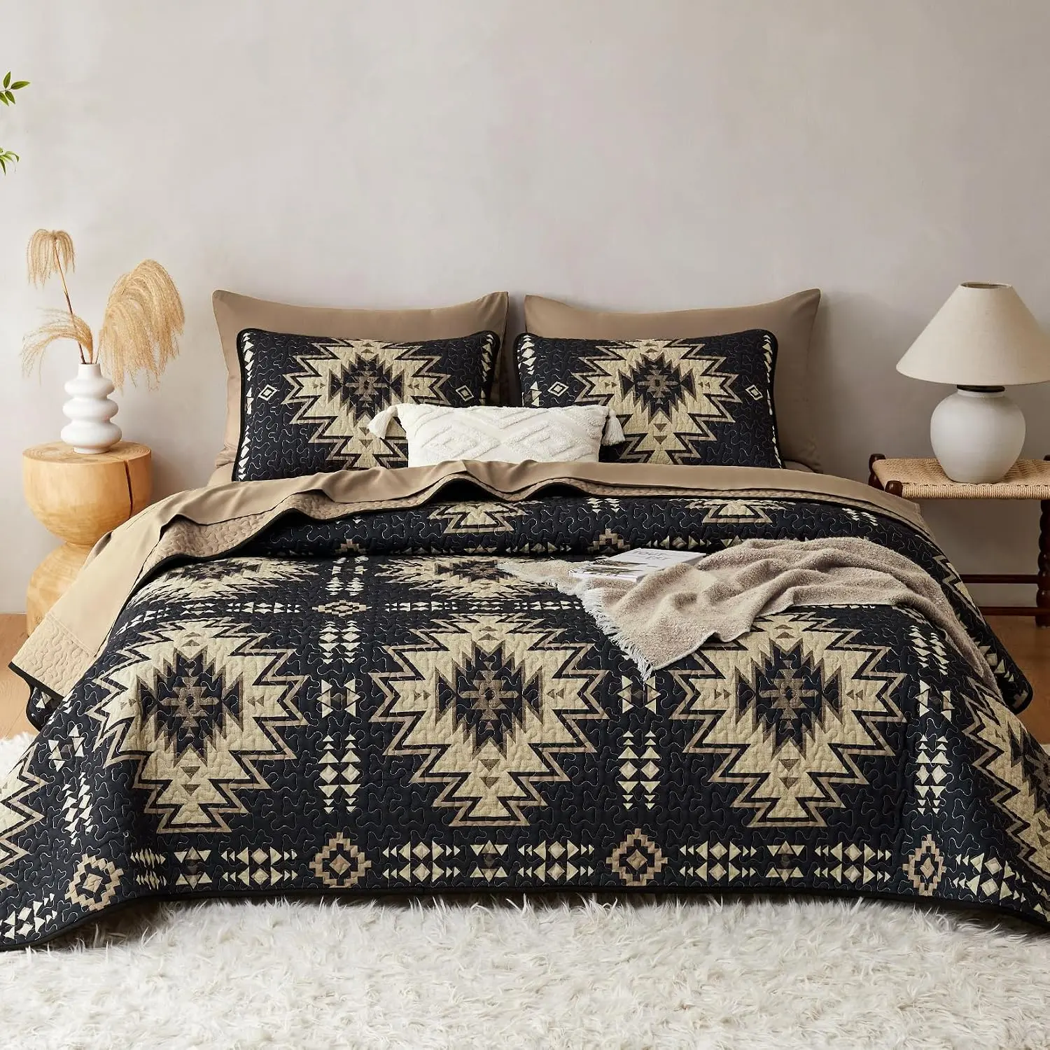 Western Quilt Set, Southwestern Rustic Farmhouse Style with Aztec Geometric Pattern, Reversible Lightweight Bedspread Coverlet, 3 Pieces, Black Brown, King Size