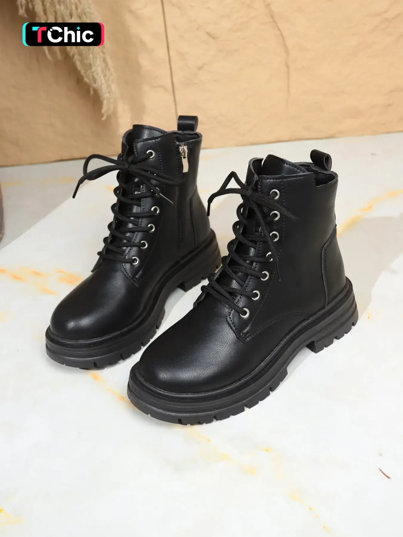 Women's Lightweight Slip-On Short Boots, Comfortable Thick Sole Fashionable Ankle Booties, Casual Ankle Boots, Western Ankle Boots, Classic Boots, Versatile Design for All Seasons Footwear