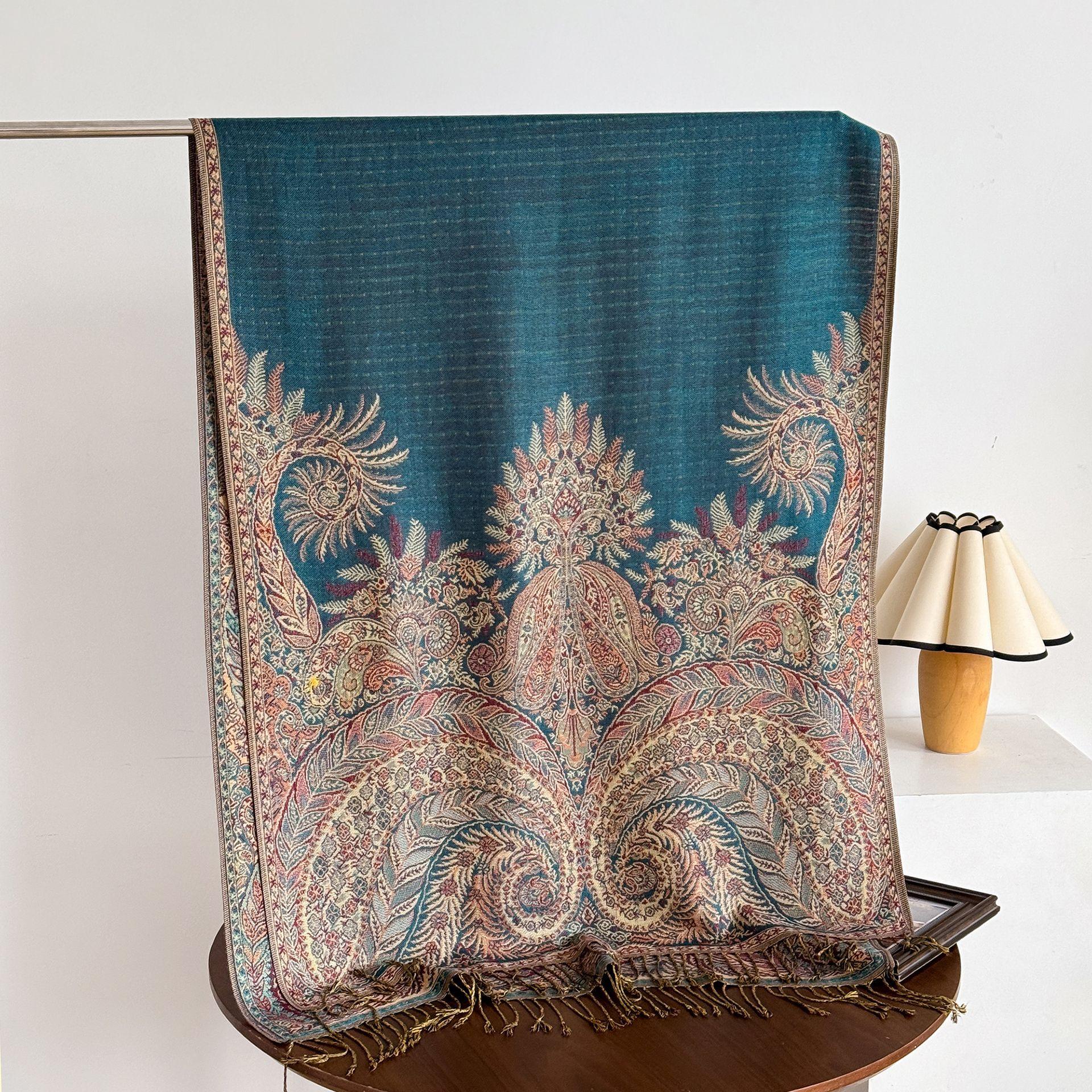 Ethnic style fringe shawl for women, creative palace-patterned scarf for warmth in air-conditioned office.