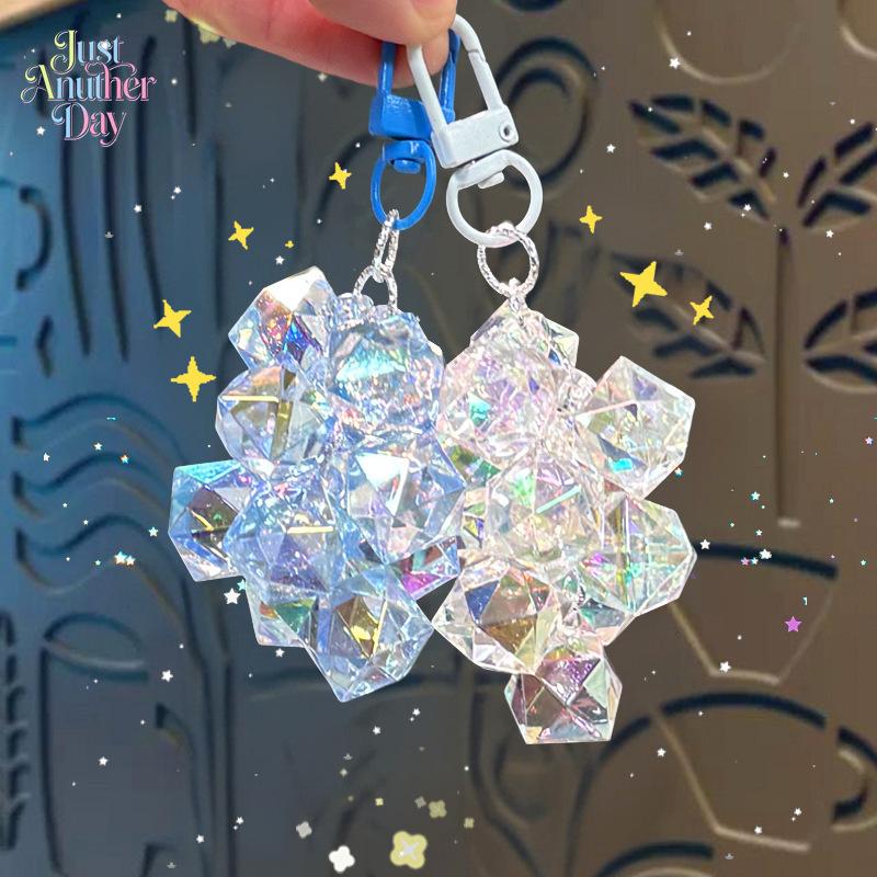 Cute Transparent Grape Cluster Keychain, Shiny Diamond Beaded Bag Charm, Kawaii Iridescent Hanging Ornament for Backpacks, Gifts for Girls