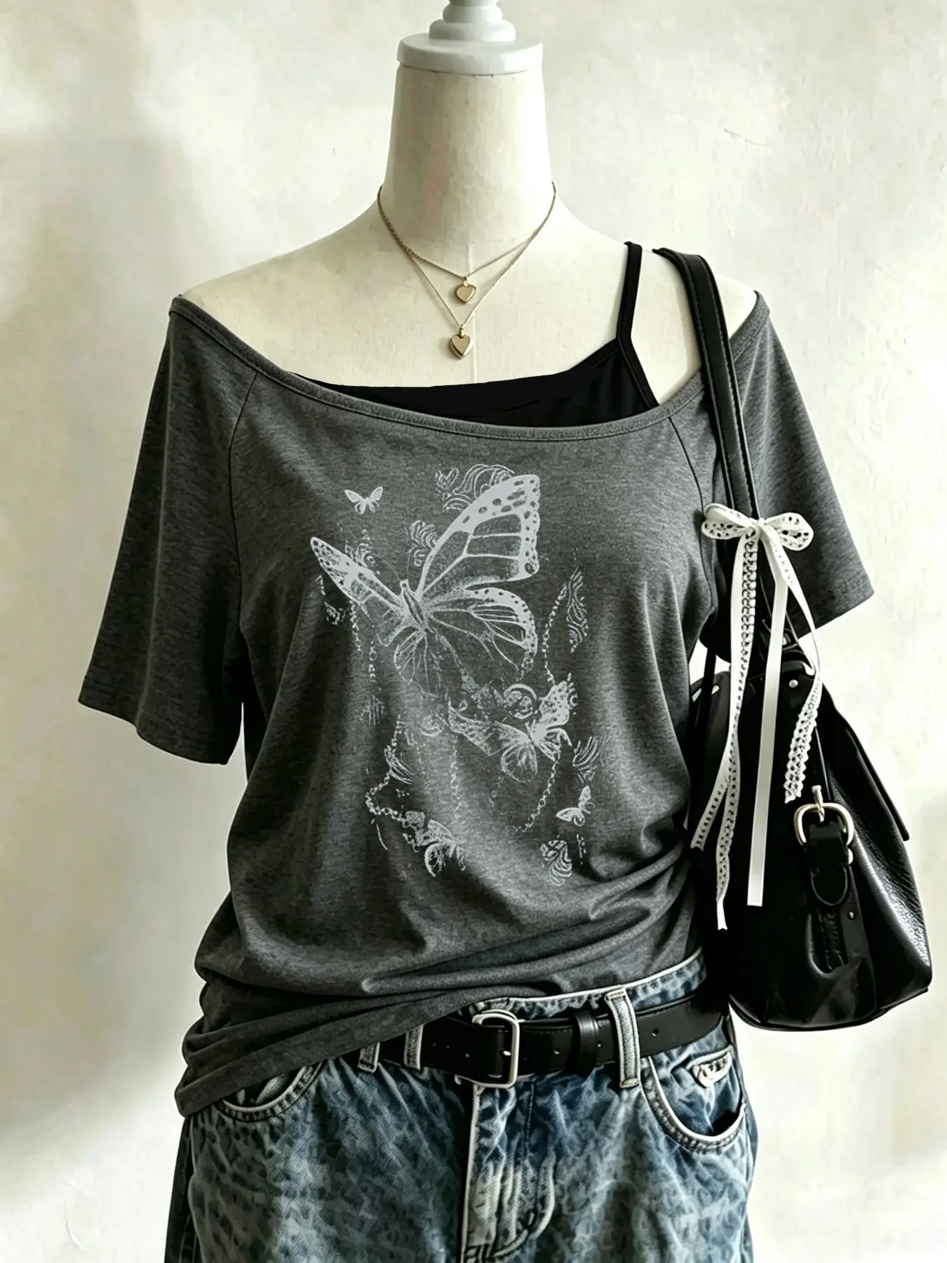 Women's Butterfly Print Off-Shoulder Faux Two-Piece T-Shirt, Short-Sleeve Slim-Fit Top, Casual Y2K Street Chic Style Summer Wear