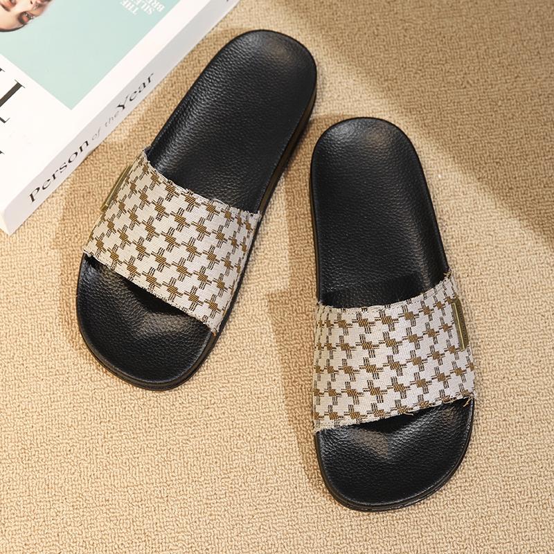 2026 Summer New Classic One-Strap Slippers for Couples, High-End Home and Outdoor Slippers, European and American Men's Style