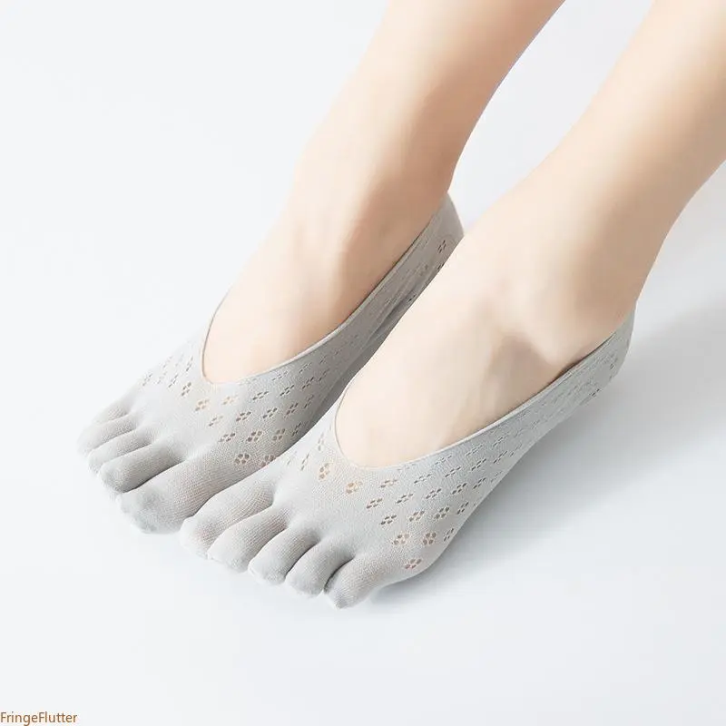 6 Pairs Orthopedic Toe Compression Socks No Show Low Cut Liner Five Finger Socks with Non Slip Silicone Heel Breathable Toe Separator Sock for Women Bunion