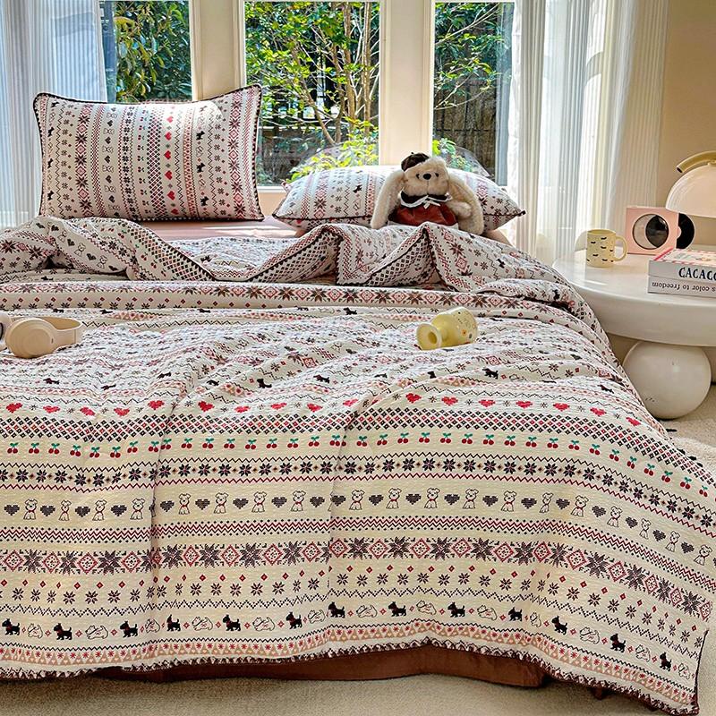 YHFYHF Nordic Style Lightweight Summer Quilt, Breathable Polyester Fiber Blanket, Ideal for Bedroom & Dormitory